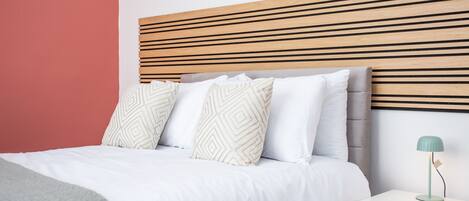 3 dormitoris, planxa i posts de planxar, wifi gratuïta i roba de llit