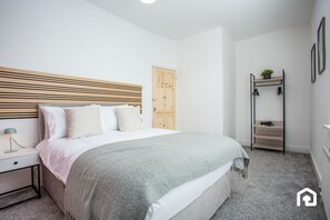 3 habitaciones, tabla de planchar con plancha y wifi gratis 