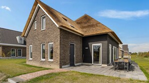 Exterior - Detached group accommodation for 14 people (Opperdoes)