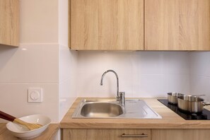 Mini-fridge, microwave, stovetop - Quality Suites Plerin (Plérin)