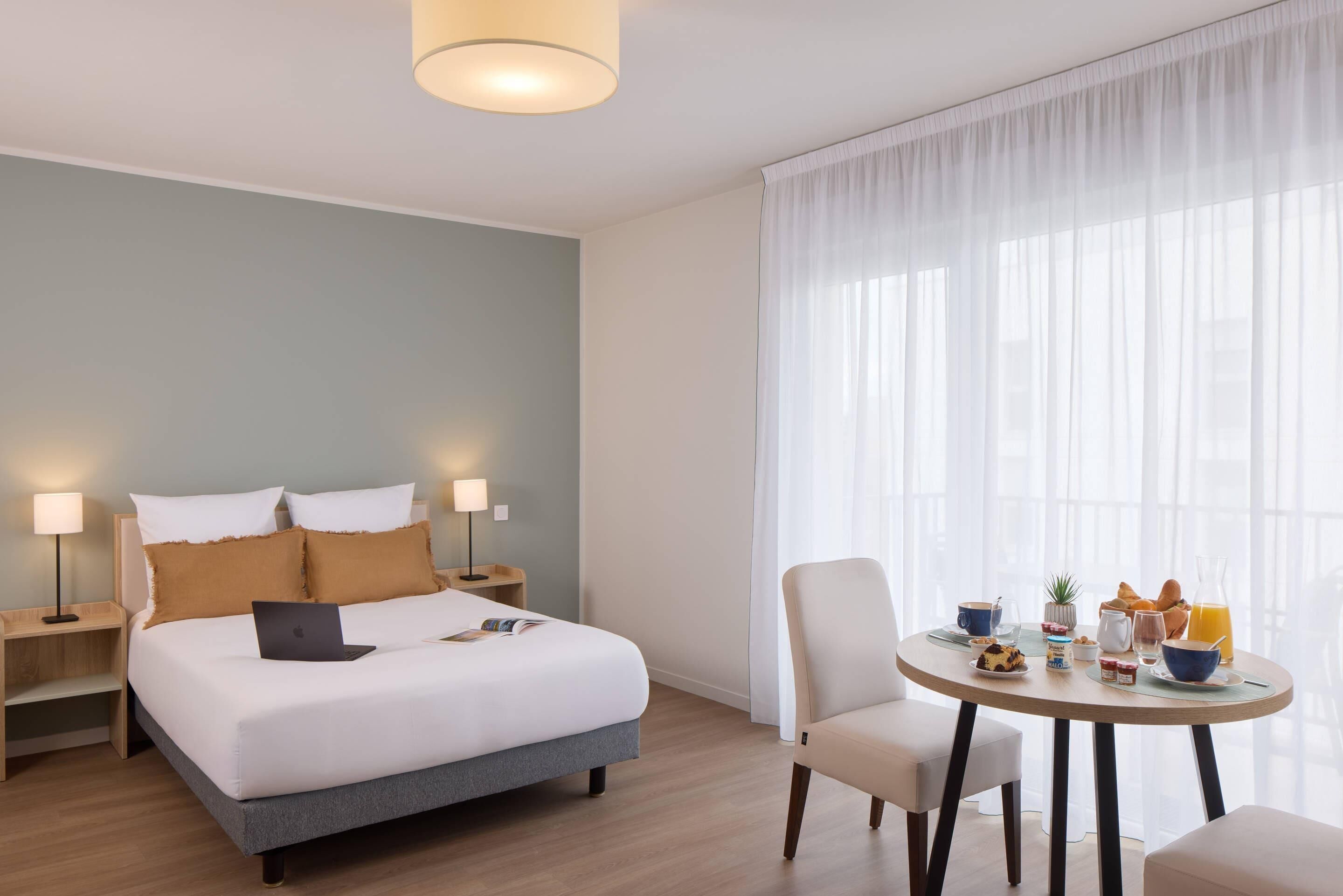 Studio - 1 queensize-säng - icke-rökare | Gratis barnsängar, gratis wi-fi och sängkläder