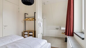 3 室のベッドルーム、WiFi (無料)