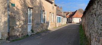 Gîte du Sabotier near the spa Bourbon l'Archambault pets welcome