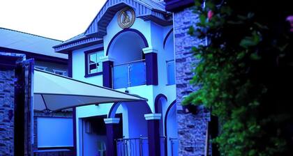 Luxurious Lukes Apartment