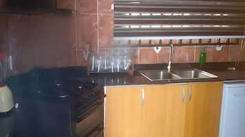 House, 4 Bedrooms, Smoking, Balcony | Interior