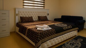 4 bedrooms - Luxurious Lukes Apartment (Benin City)