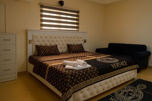 House, 4 Bedrooms, Smoking, Balcony | 4 bedrooms