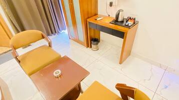 Coin salon dans le hall