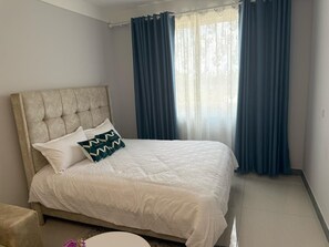1 bedroom, iron/ironing board, free WiFi, wheelchair access - Cozy studio with wheelchair access, pool, free parking, and 24/7 security. (Pridelands)