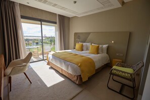 19 bedrooms, WiFi, bed sheets