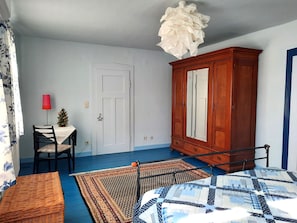 1 chambre, fer et planche à repasser, Wi-Fi, draps fournis