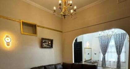 Stay Safe & Central – Your Cozy B&B Near Florida Road!