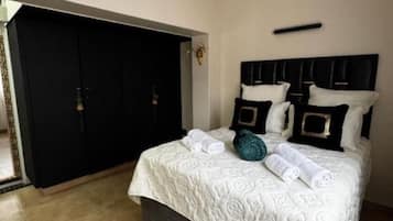 2 bedrooms, iron/ironing board, WiFi, bed sheets