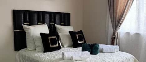 2 chambres, fer et planche Ă repasser, Wi-Fi, draps fournis