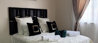 Stay Safe & Central – Your Cozy B&B Near Florida Road!