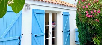 Single-story house in L'Herbaudière near beach and ports - 4 guests