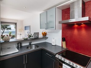 Mikrowelle, Ofen, Herdplatte, Geschirrspüler