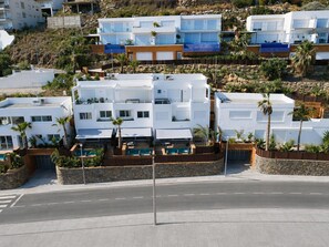 Exterior - Townhouse with Private Pool, Parking Included (Roses)