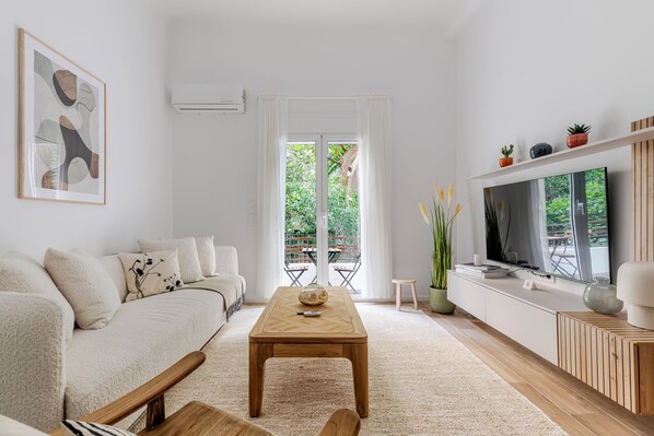 Apartment, 2 Bedrooms, Kitchen, City View | Living area - Chleo - Glamorous 2 BR Apt. in Athens (Athens)