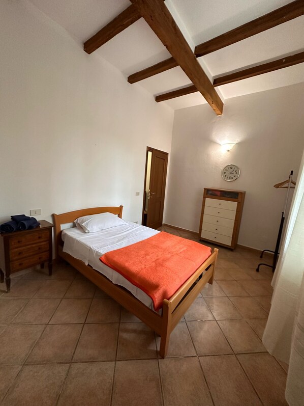 3 soverom, strykejern/-brett, wi-fi og sengetøy