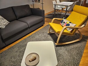 Smart TV, books - Apartment 40 a cosy 1-bedroom apartment in fantastic Zagreb with WiFi, AC (Zagreb)