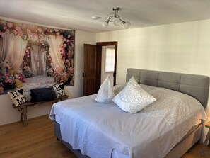 2 Schlafzimmer, Bügeleisen/Bügelbrett, Bettwäsche