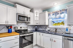 Microwave, coffee/tea maker, toaster