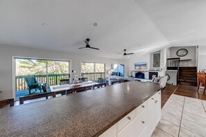 Interior - Kies Poolside Mountain Villa -- Prime Location Near Downtown Helen (Sautee Nacoochee)