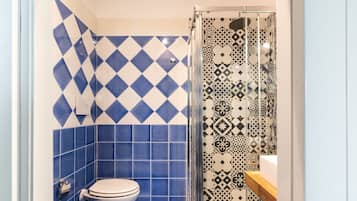 Double Room | Bathroom | Shower, hair dryer, towels, soap