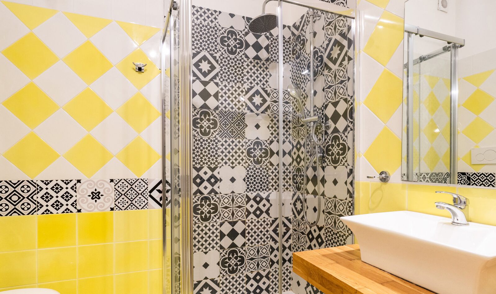 Dobbeltrom | Bad | Dusj, hårføner, håndklær og såpe