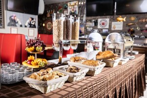 Free daily continental breakfast