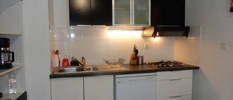 Microwave, oven, stovetop, dishwasher