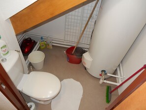 ヘアドライヤー、タオル、石鹸、シャンプー