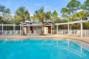 Pool - Whale of a Time- 4 Bikes- Carriage House- Dog Frie (Santa Rosa Beach)