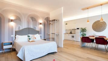 Quadruple Room | Desk, iron/ironing board, free WiFi