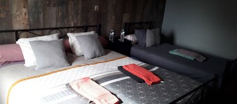 La Black Pearl, table d'hôte/fishing label accommodation/breakfast included