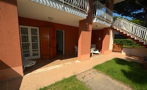Appartement, 2 chambres, patio, vue sur le jardin | Extérieur