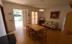 Appartement, 2 chambres, patio, vue sur le jardin | Salle de séjour