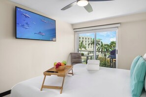 2 slaapkamers, een strijkplank/strijkijzer, reisbedje, wifi