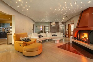 Family Villa, Multiple Bedrooms (Villa Rosa Magica) | Living area