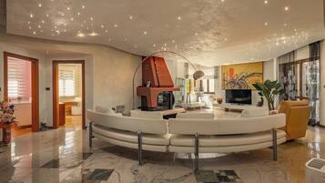 Familienvilla, 5 Schlafzimmer (Villa Rosa Magica) | Wohnzimmer | 21-Zoll-Flachbildfernseher mit Kabelempfang