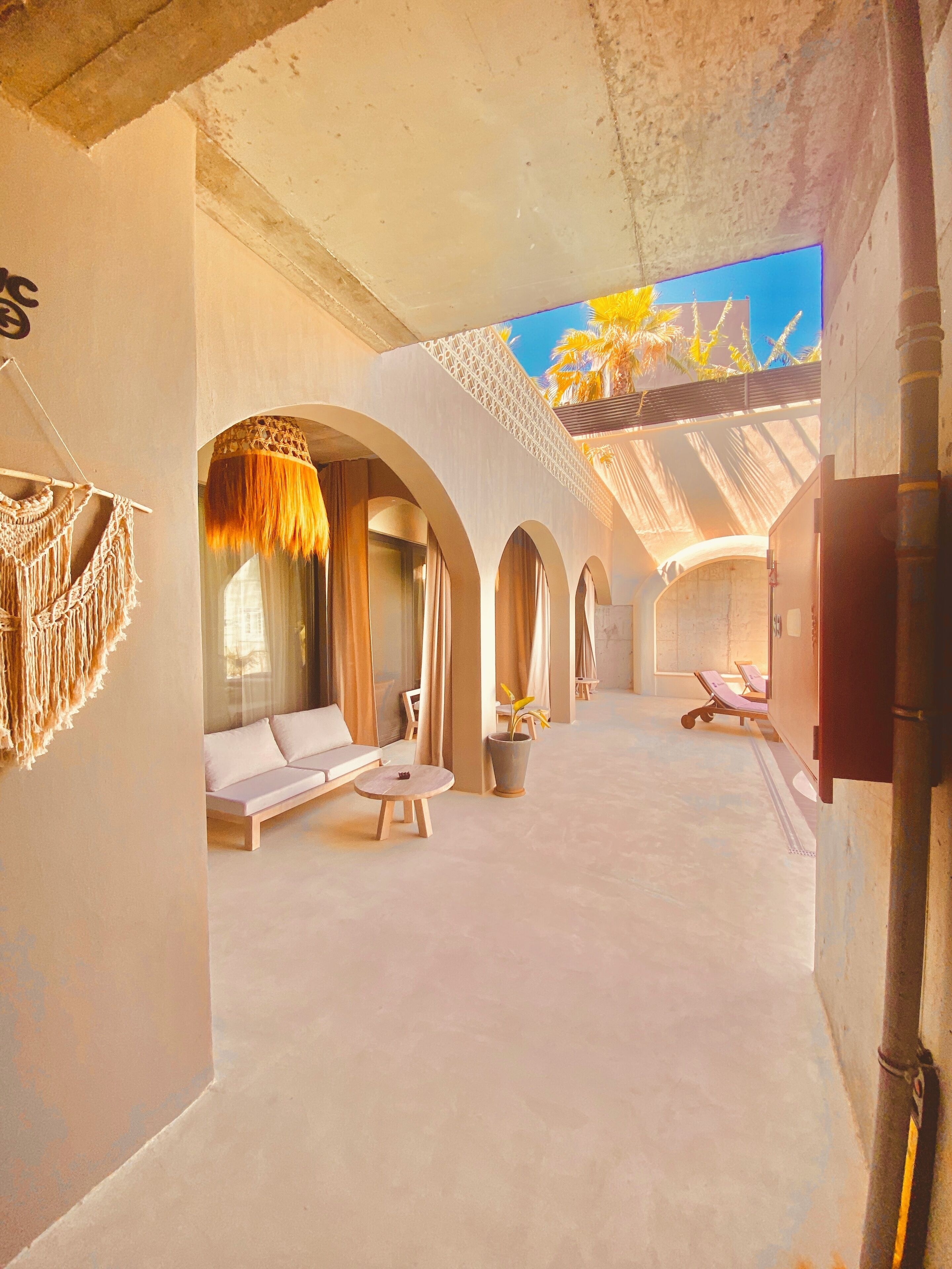 Minibar, in-room safe, desk, iron/ironing board