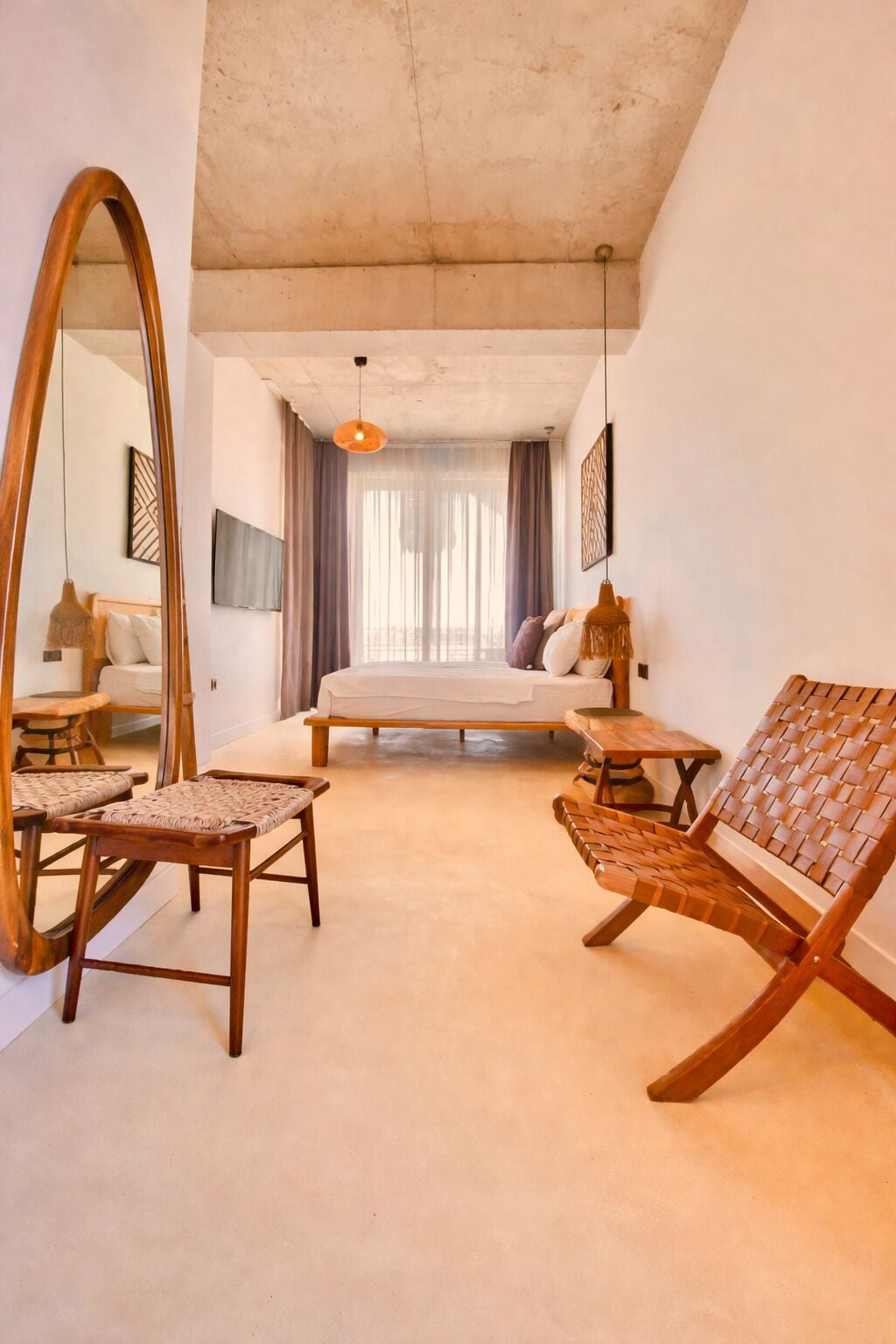 King Room With Pool View | Minibar, in-room safe, individually decorated, soundproofing