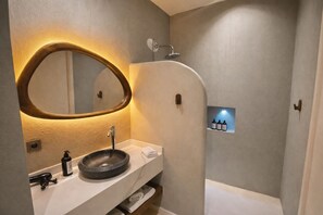 Shower, hair dryer, slippers, towels - No.908 Sunset Hotel (Cesme)