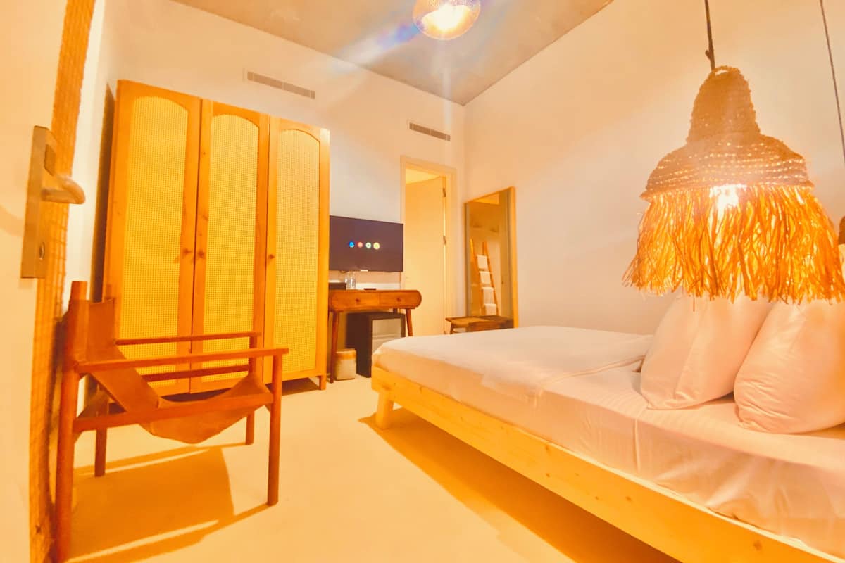 Penceresiz Standart Oda Bodrum Kat | Minibar, in-room safe, desk, iron/ironing board