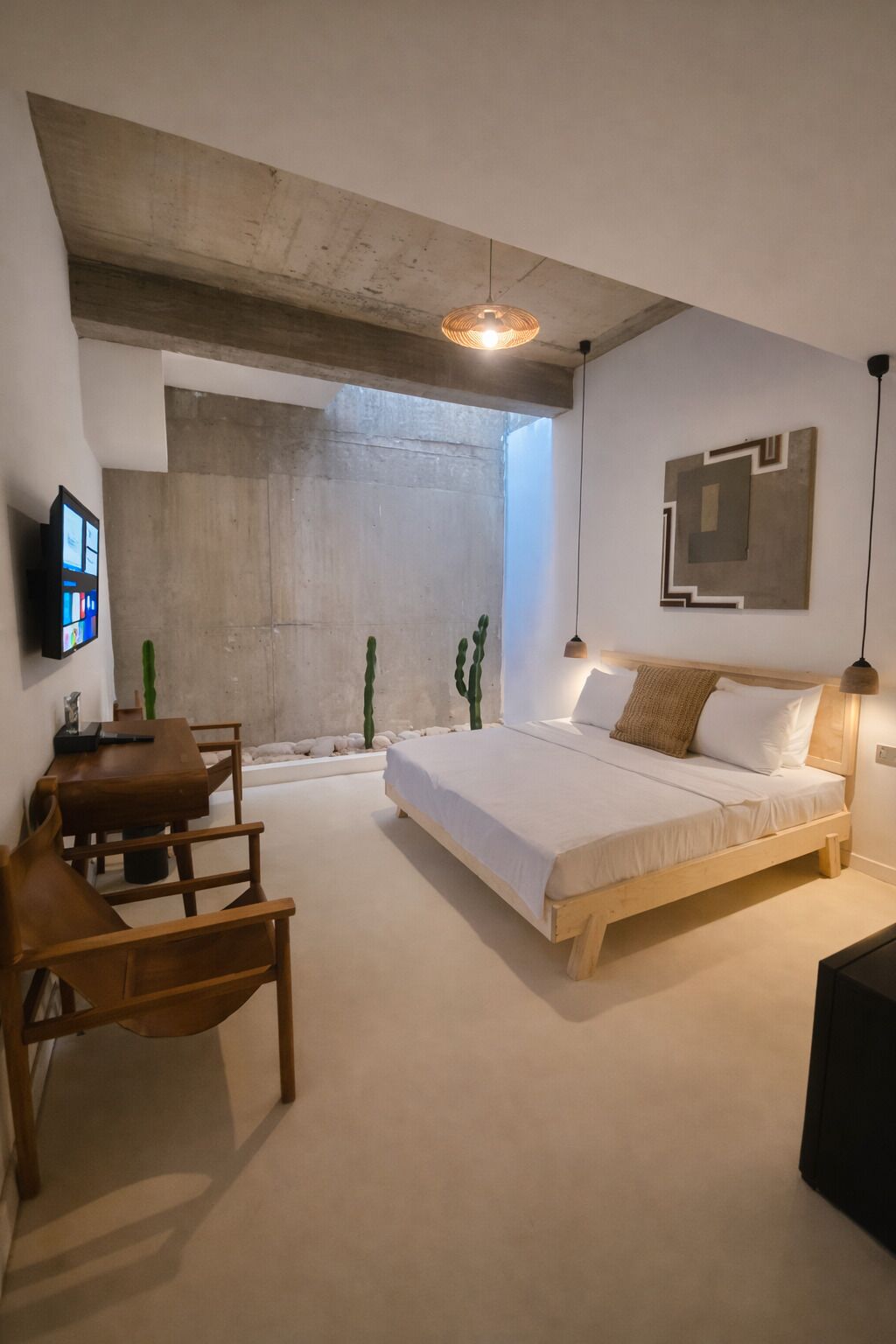 Meksika Odasi  Bodrum Kat, Ustten Camli (Kurangalez Camli) | Bar mini, peti besi dalam bilik, meja, kalis bunyi 