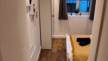 4 chambres, fer et planche Ă repasser, Wi-Fi, draps fournis