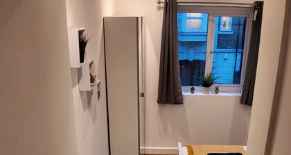 Luxury 4 Bedroom w/ Patio in Hetley London HR3