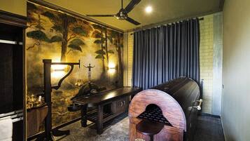 Bilik rawatan pasangan, sauna, tab panas, bilik wap