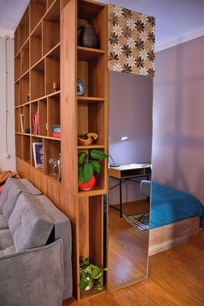 1 habitación, tabla de planchar con plancha, wifi y ropa de cama
